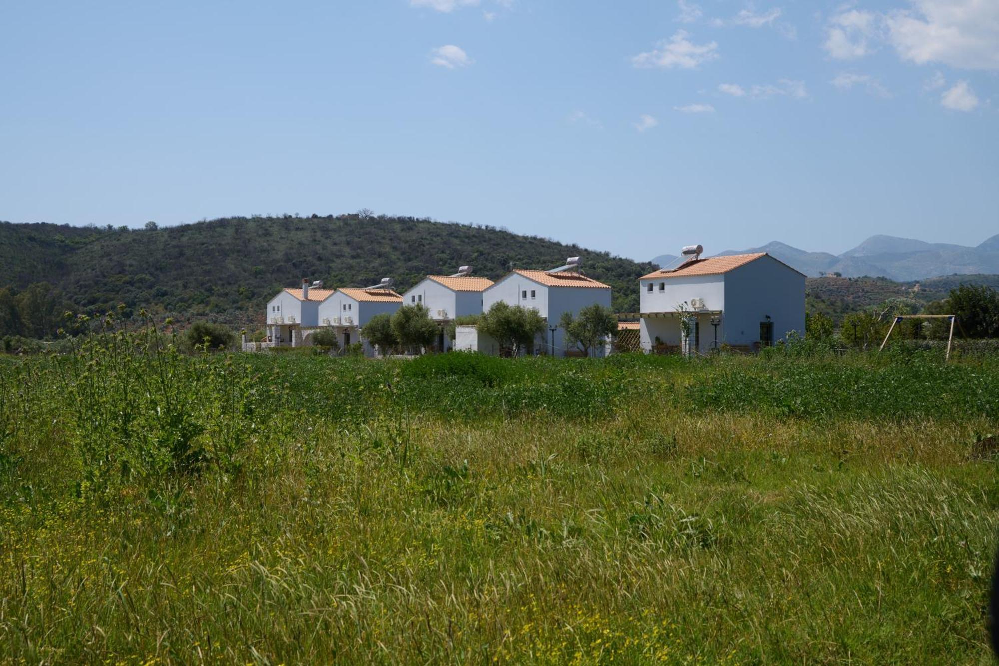 La Familia Luxury Private Maisonettes Near The Sea Gytheio Exterior foto