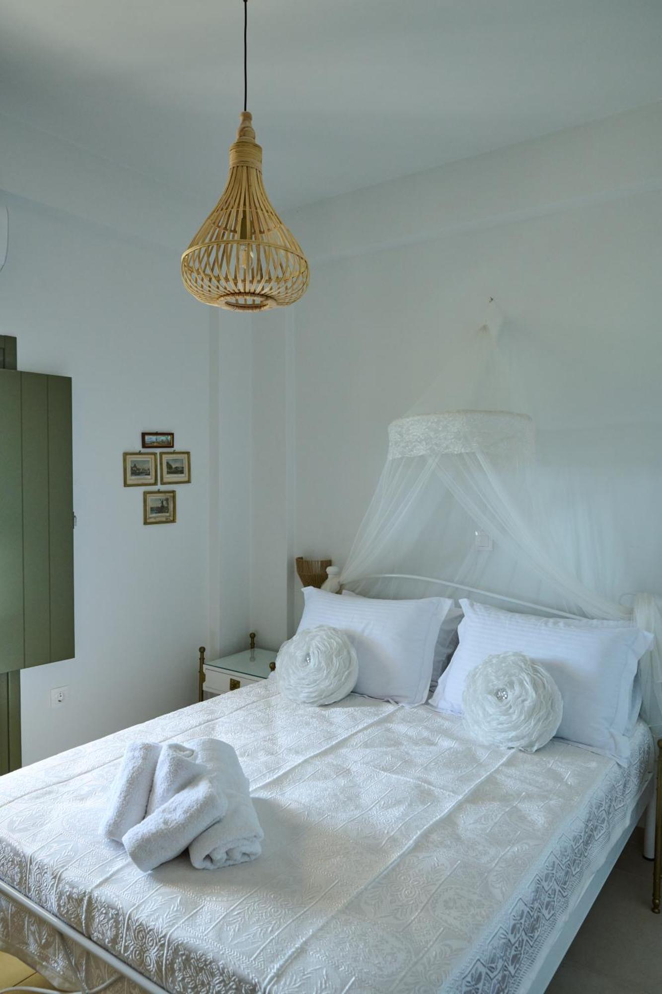 La Familia Luxury Private Maisonettes Near The Sea Gytheio Exterior foto