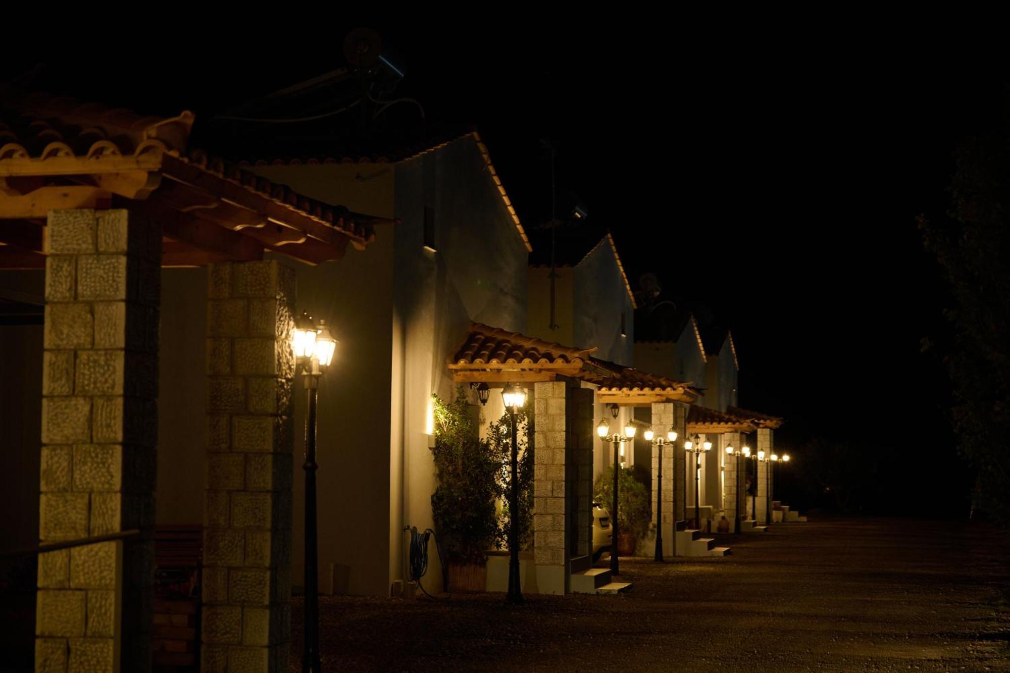 La Familia Luxury Private Maisonettes Near The Sea Gytheio Exterior foto